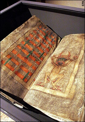 Разворот Codex Gigas. Фото: http://www.telegraph.co.uk