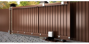 Заборы из профнастила на ленточном фундаменте